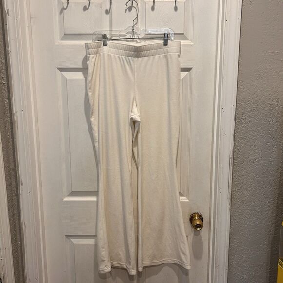 Avia‎ Y2K Velvet Track Suit Size Large White Cream 1/2 Zip Crop Top Flare Pants - Picture 6 of 9